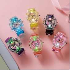 SANRIO RELOJ CON LUCES EN CAJITA DE SILICON COD REJ11